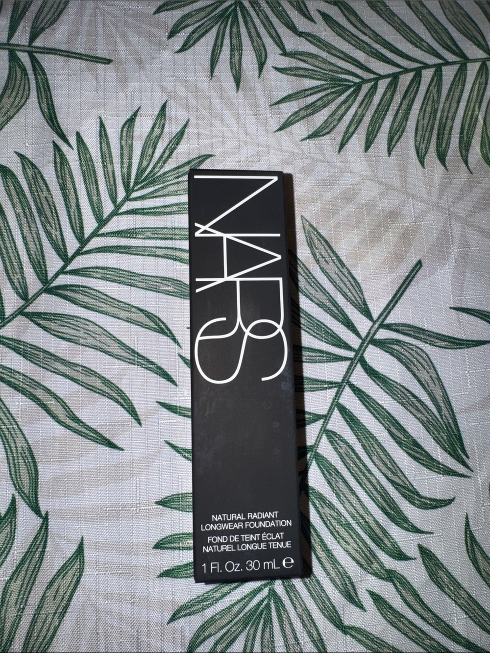 NARS Natural Radiant Longwear Foundation - Black Packaging Medium 2 Santa Fe